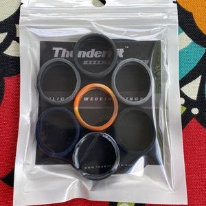 Mens size 11 silicone wedding band rings, 7-pack, new in packaging!!